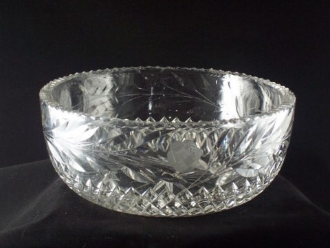 Lead Crystal 8″ Bowl with Sawtooth Rim | Mom's Antiques & Treasures