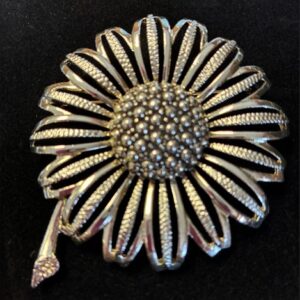 Sarah Coventry Sunflower Brooch, 'Daisy Mae'